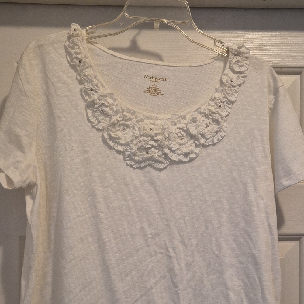 Northcrest Cream Floral Accent Short Sleeve Top